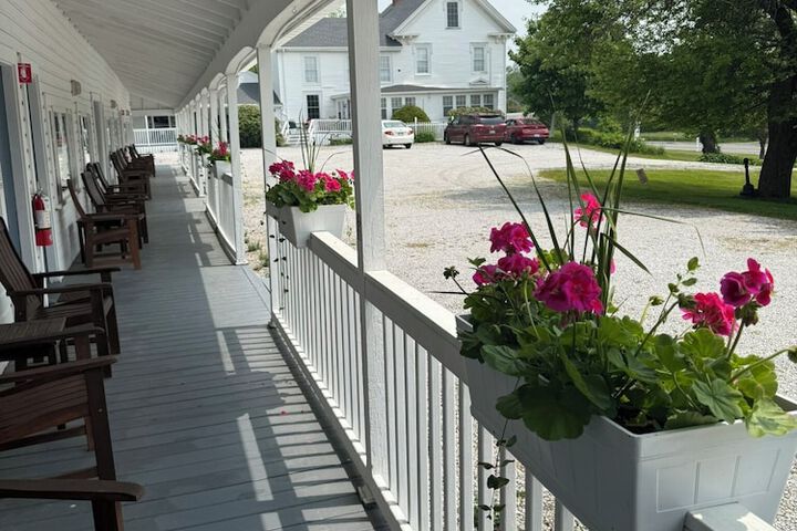 Yardarm Motel