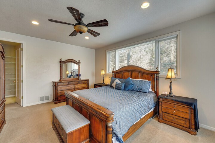 Hot Tub & Snake River Views at Twin Falls Home