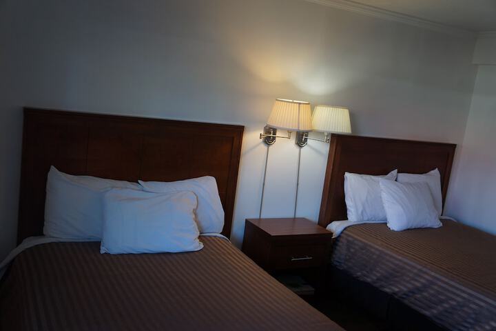 Room 13 of 40