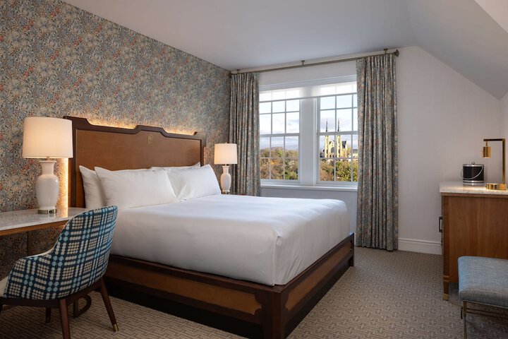 Hotel Roanoke & Conference Center Curio Collection by Hilton