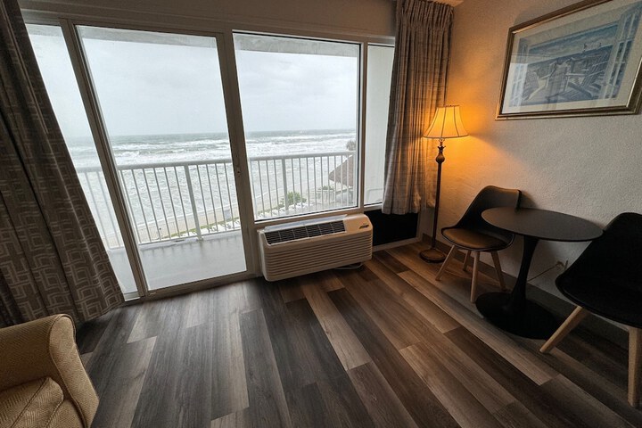 Room 45 of 65