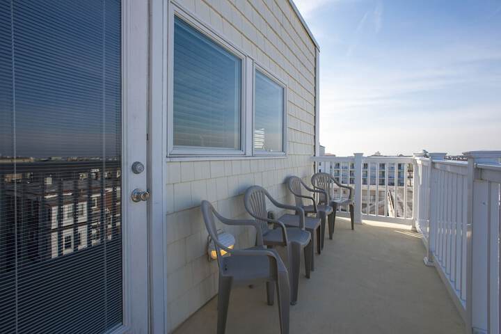 Biscayne Suites