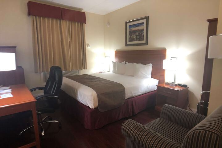 Room 6 of 14