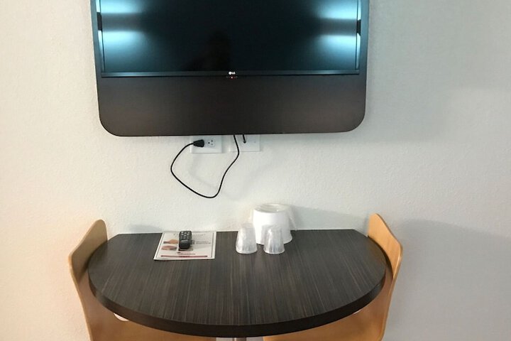 Motel 6 Raleigh NC - North