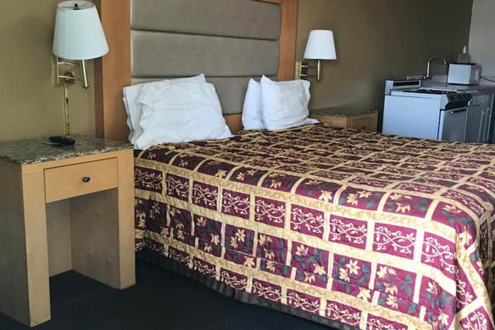 Budget Inn