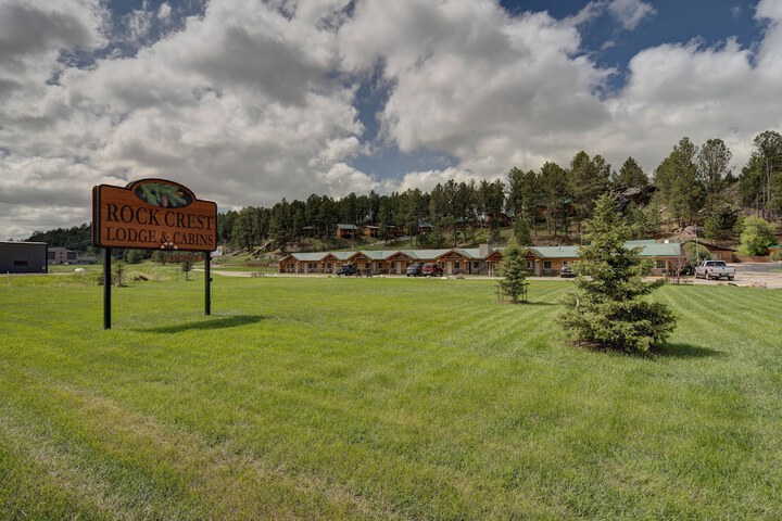 Rock Crest Lodge & Cabins
