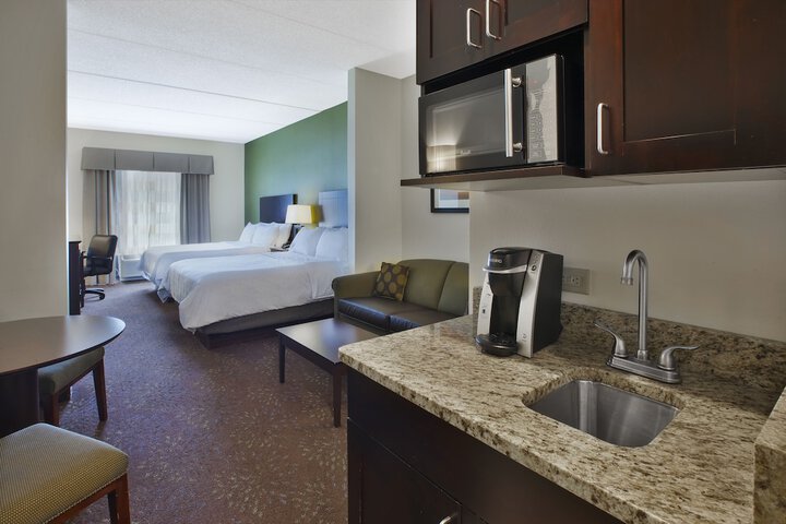 Holiday Inn Express & Suites Geneva Finger Lakes by IHG