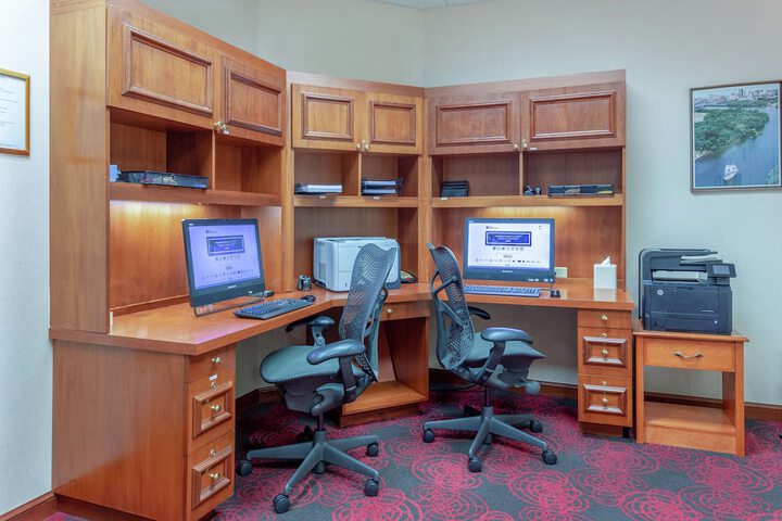 Business Center 30 of 31