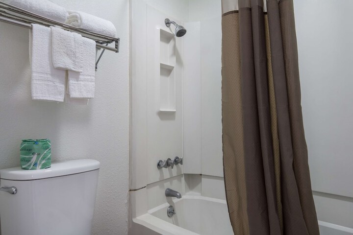 Motel 6 Marshall TX