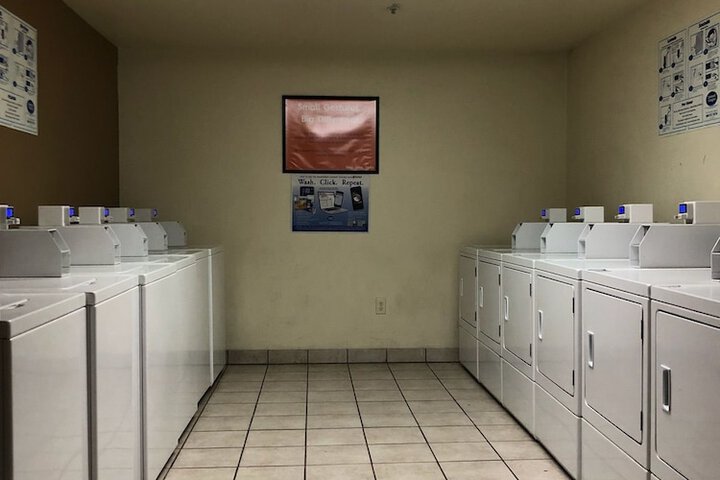 Room 9 of 18