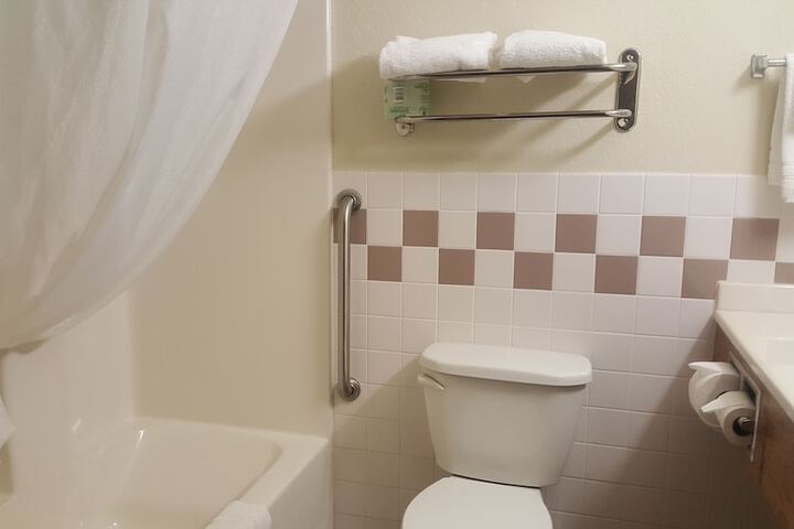 Room 26 of 32