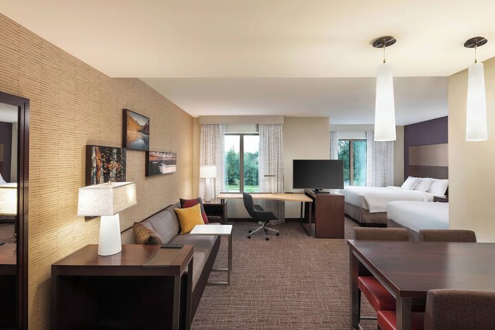 Room 14 of 18