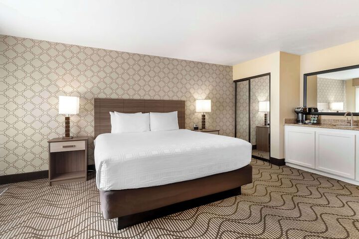 Best Western Plus Heritage Inn