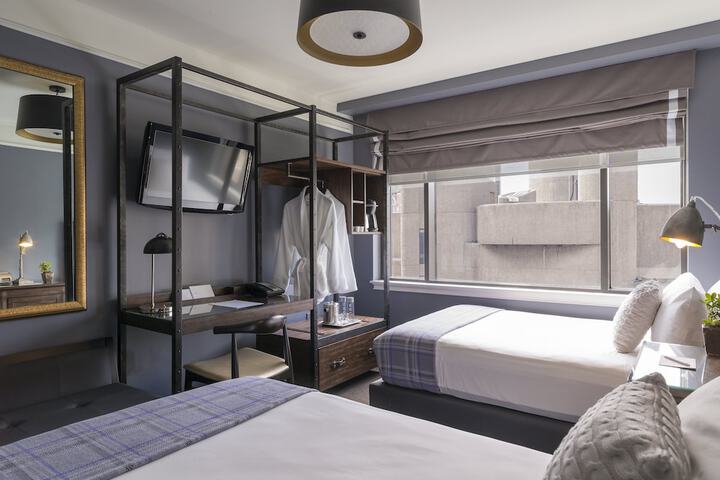 Room 14 of 37