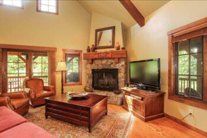 Discovery Chalet 374 - Three Bedroom Cabin