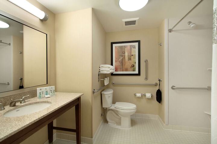 Hampton Inn & Suites Charles Town