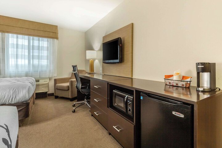 Room 27 of 48