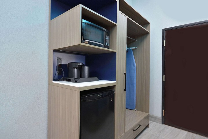 Room 54 of 118