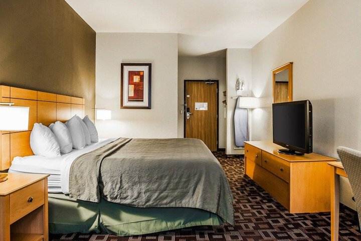 Room 26 of 32