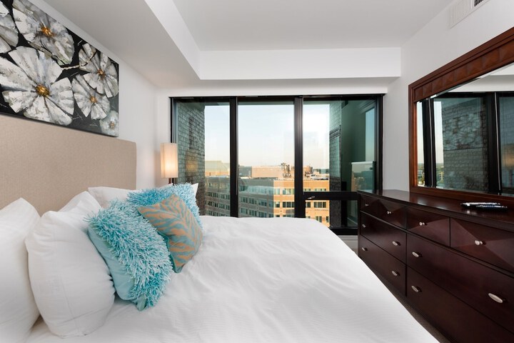 Global Luxury Suites at Reston Town Center