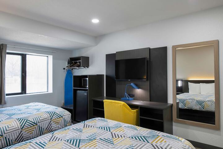 Room 28 of 34