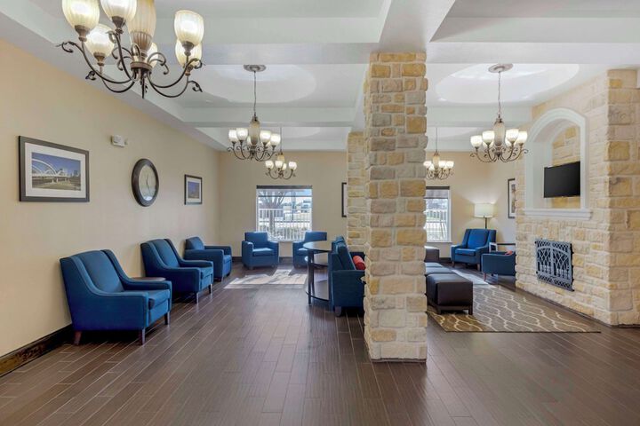Comfort Suites Benbrook - Fort Worth Southwest