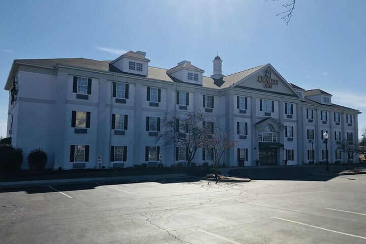 Hotel 3 of 67