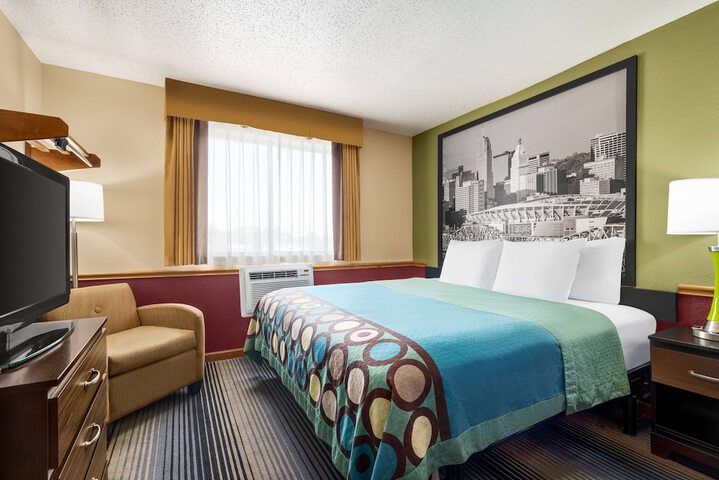 Room 33 of 45