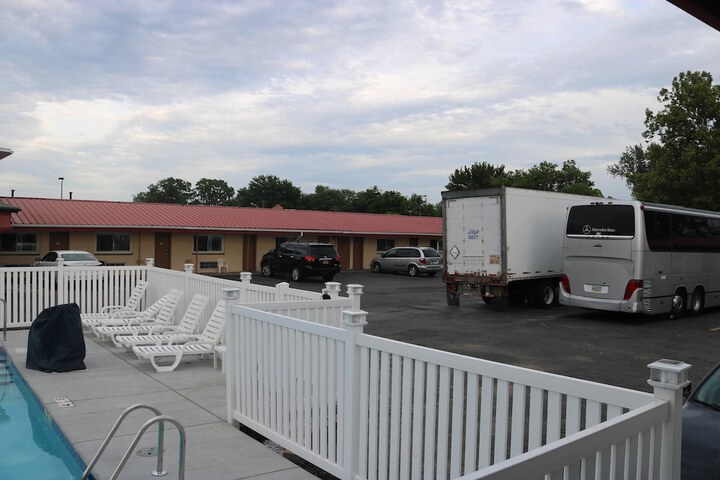 Hotel 5 of 49