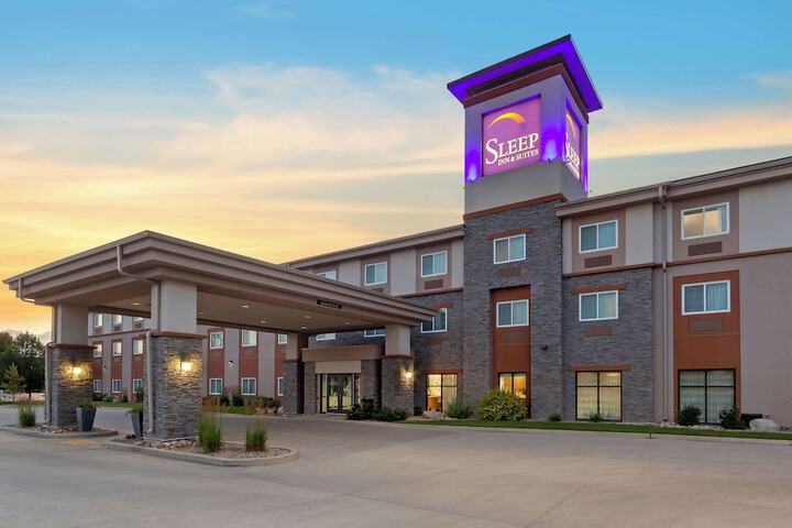 Hotel 9 of 65