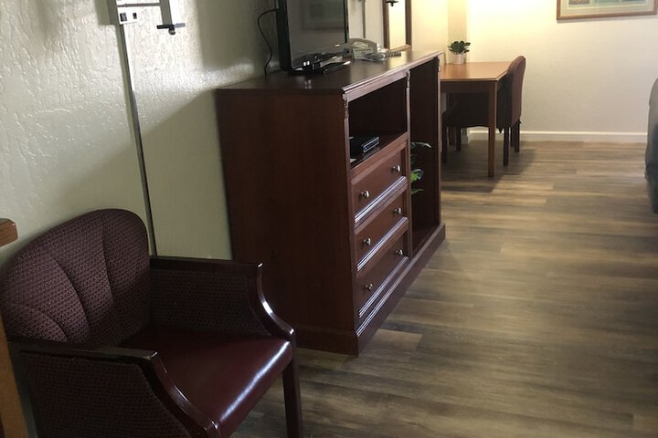 Room 17 of 22