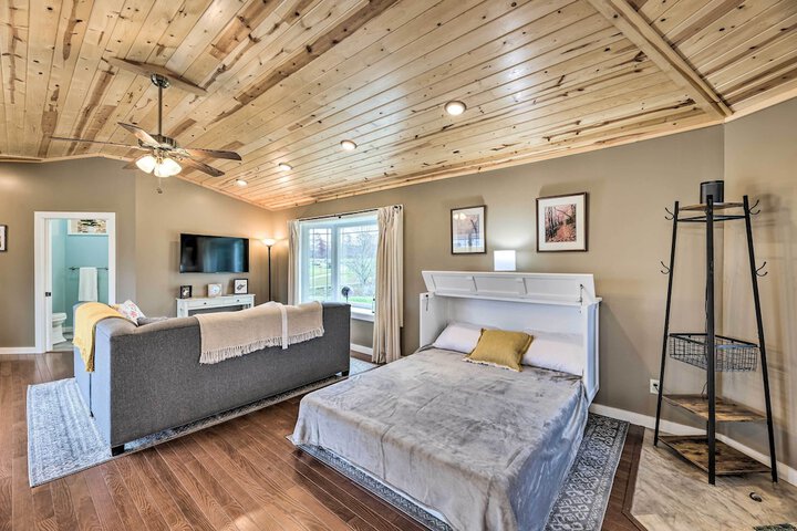 Modern Marlinton Home w / Hot Tub & Mtn Views!