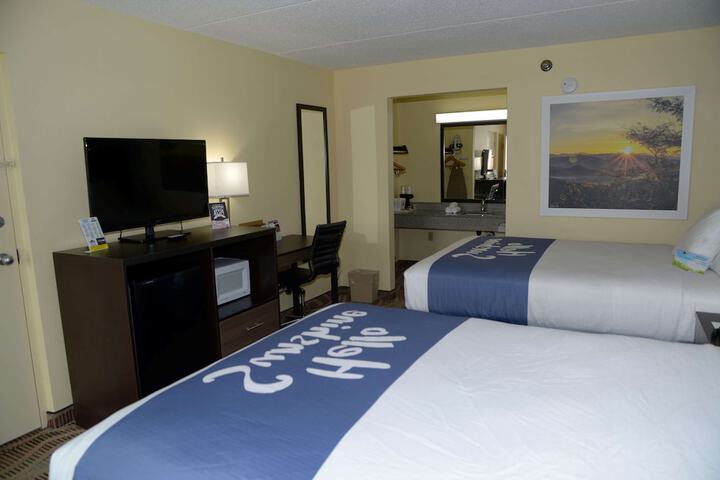 Room 10 of 23