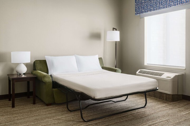 Room 13 of 27