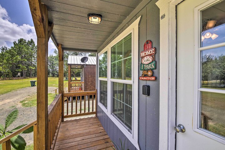 Stylish Woodville Cabin: Fishing Dock Access!