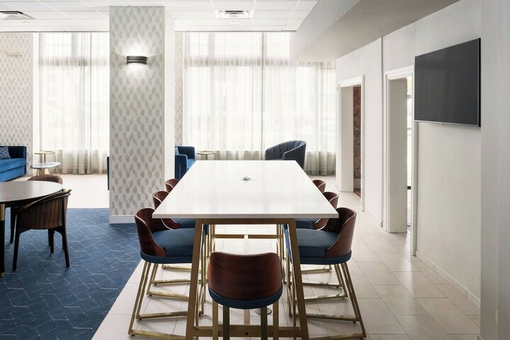 Courtyard by Marriott St. Petersburg Downtown