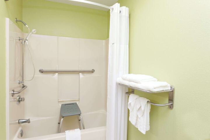 Room 13 of 26