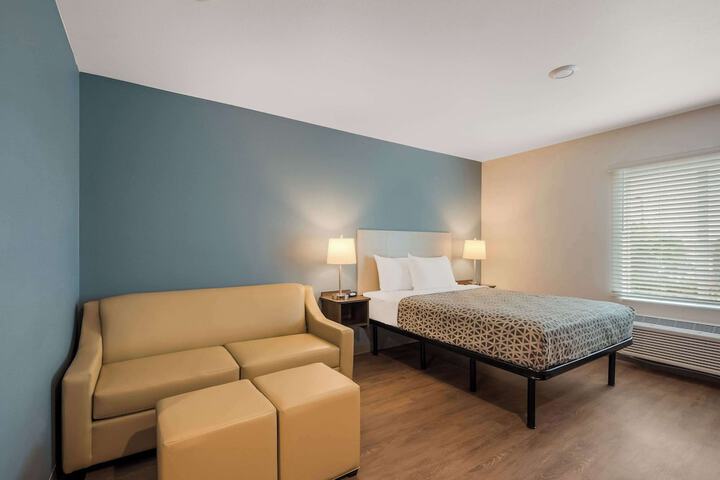 WoodSpring Suites Bellflower - Los Angeles