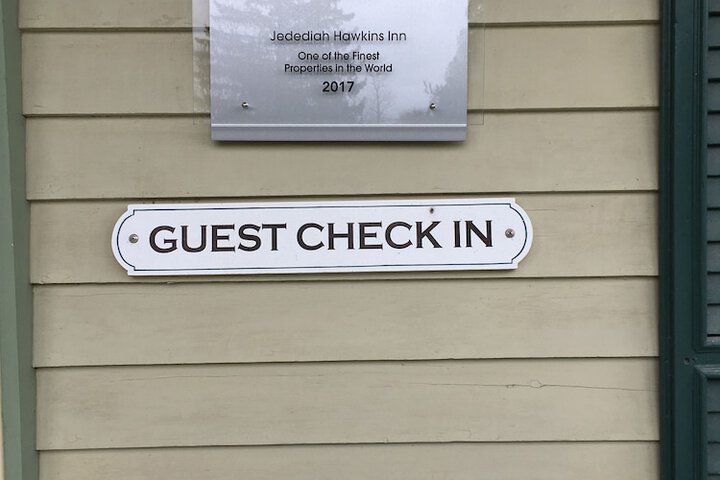 Jedediah Hawkins Inn