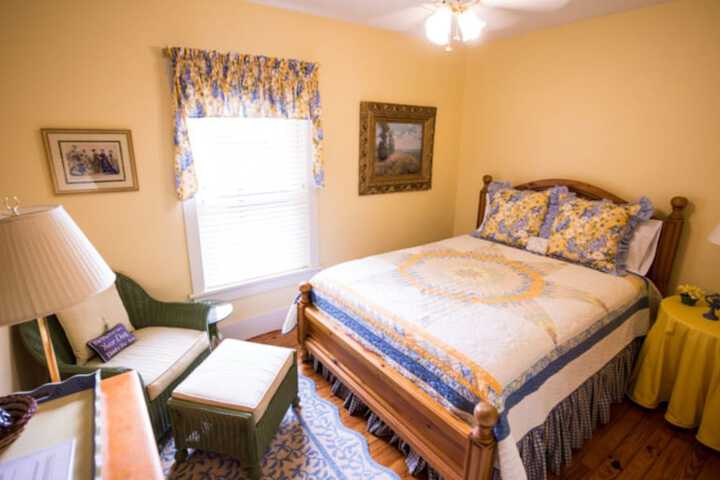 Room 8 of 16