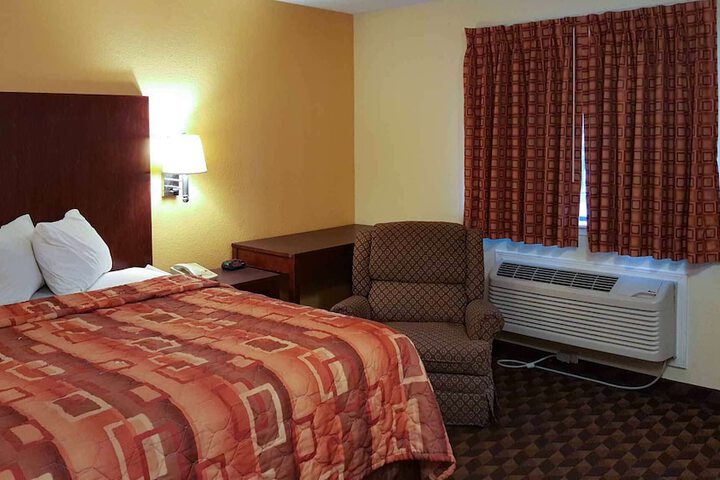 Room 15 of 36