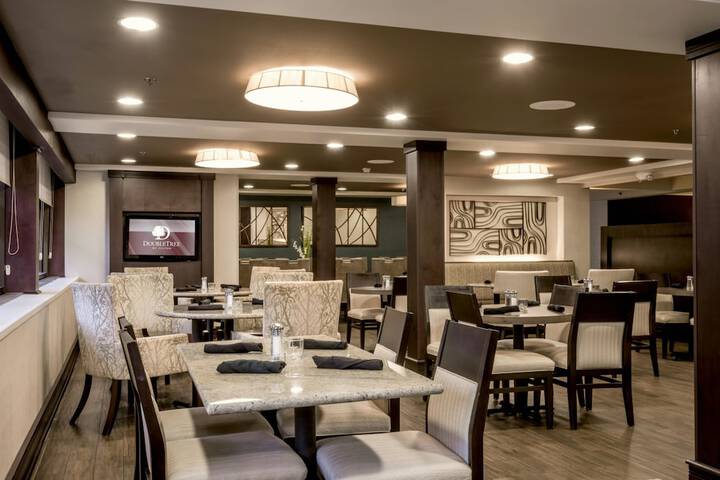 Doubletree by Hilton Hotel Montgomery Downtown