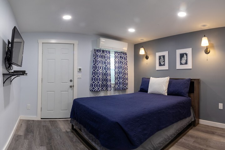 Room 14 of 22