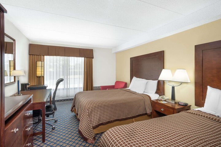 Room 9 of 14