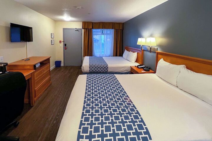 Room 75 of 93