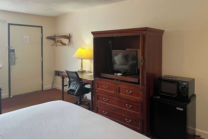 Room 18 of 31