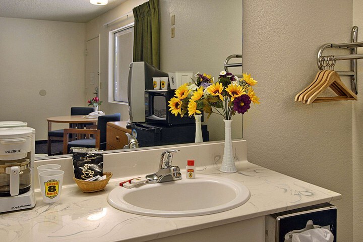 Room 22 of 40