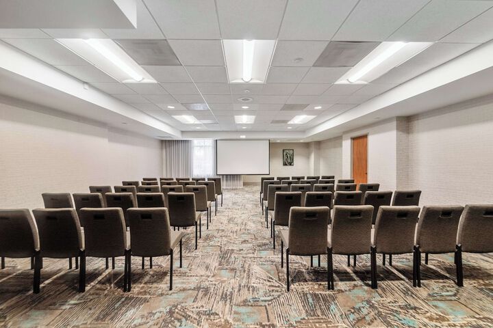 DoubleTree by Hilton Carson