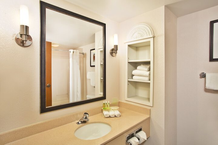 Holiday Inn Express Hotel & Suites Harrington-Dover area DE by IHG
