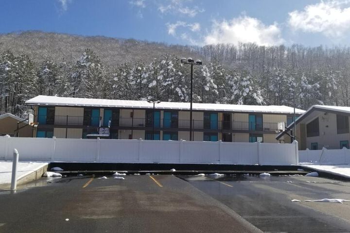 Blue Ridge Rustic Inn